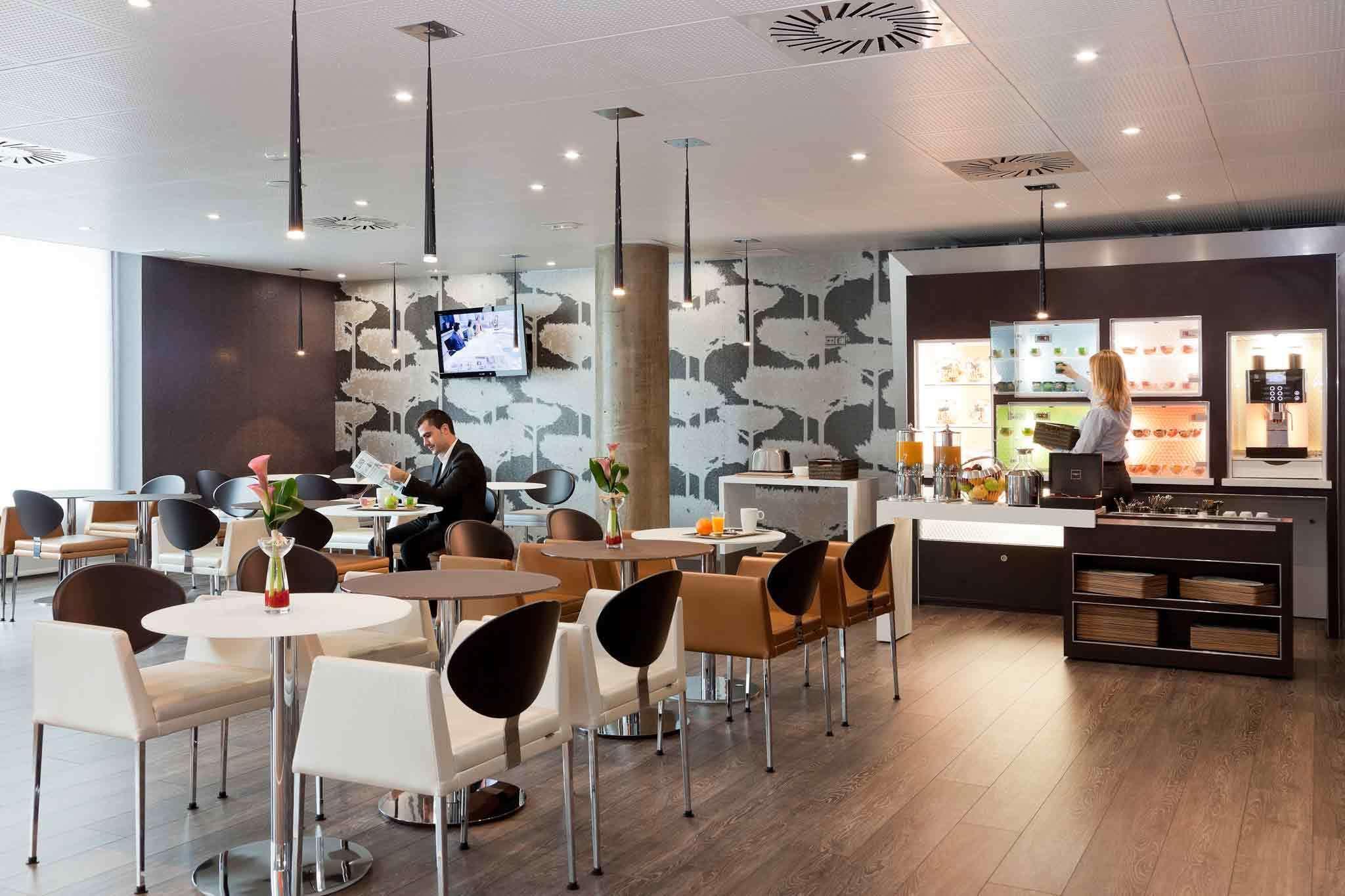 Novotel Suites Malaga Centro Restaurant photo